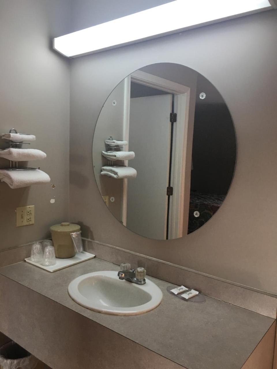 Caronoda Motel Central City Bagian luar foto